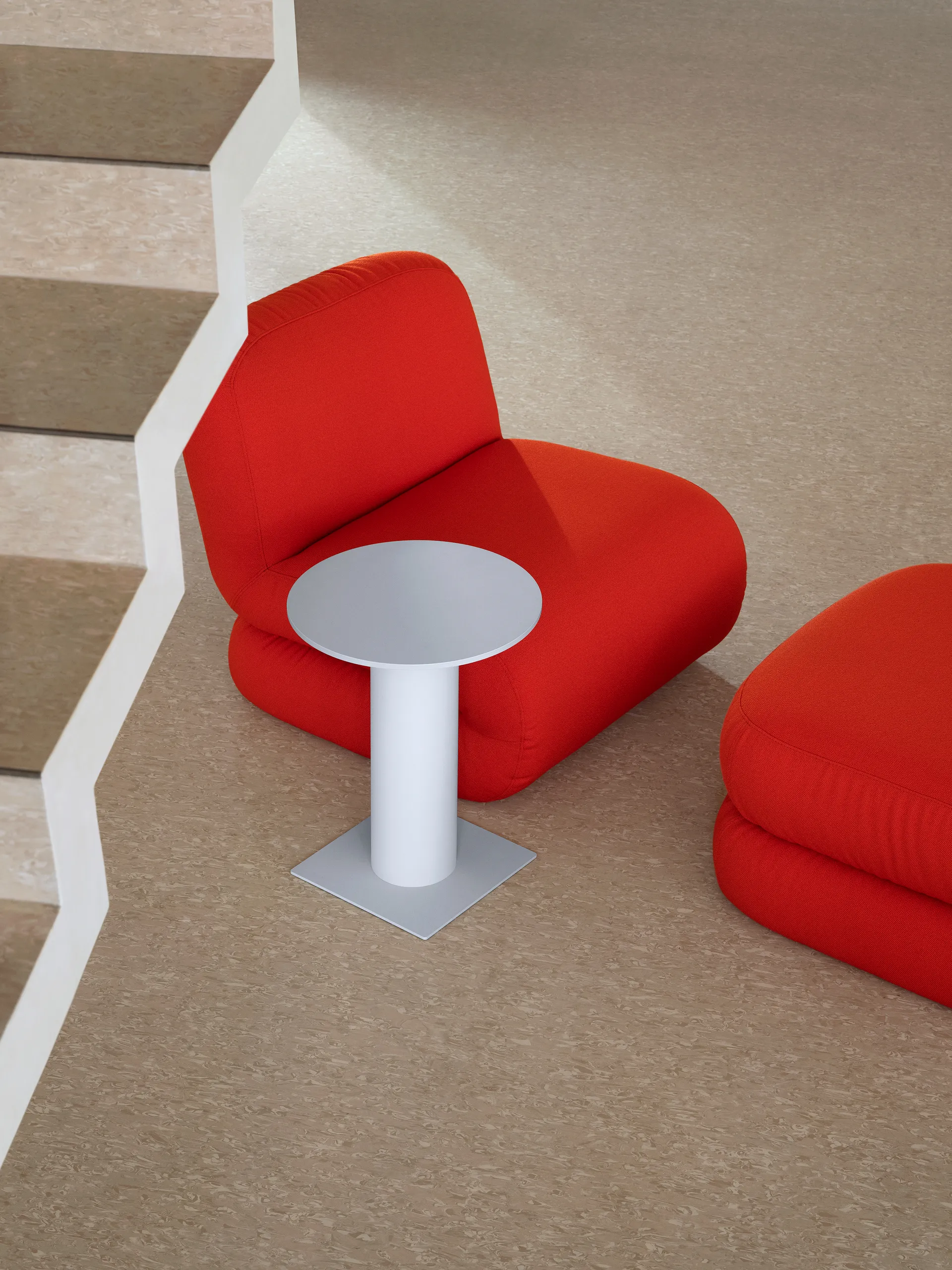 Bau armchair, Vidar 0542 red, straight Lammhults