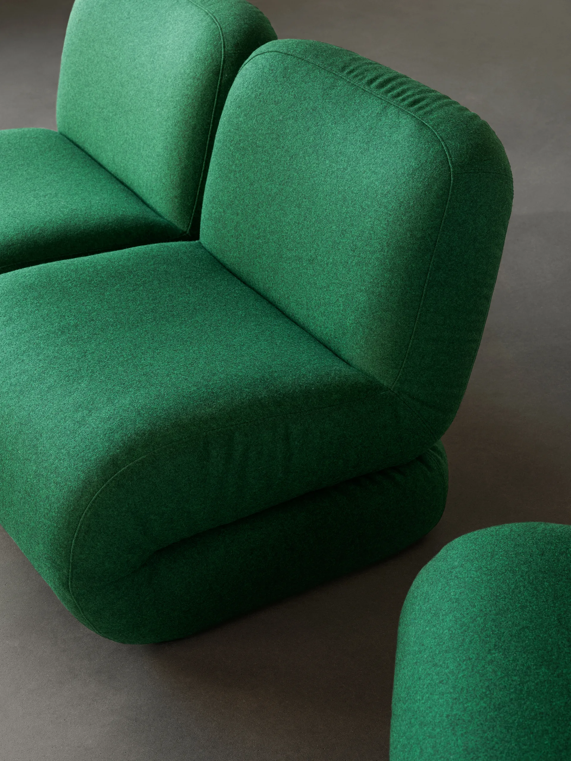 Bau armchair, Vidar 0542 red, straight Lammhults