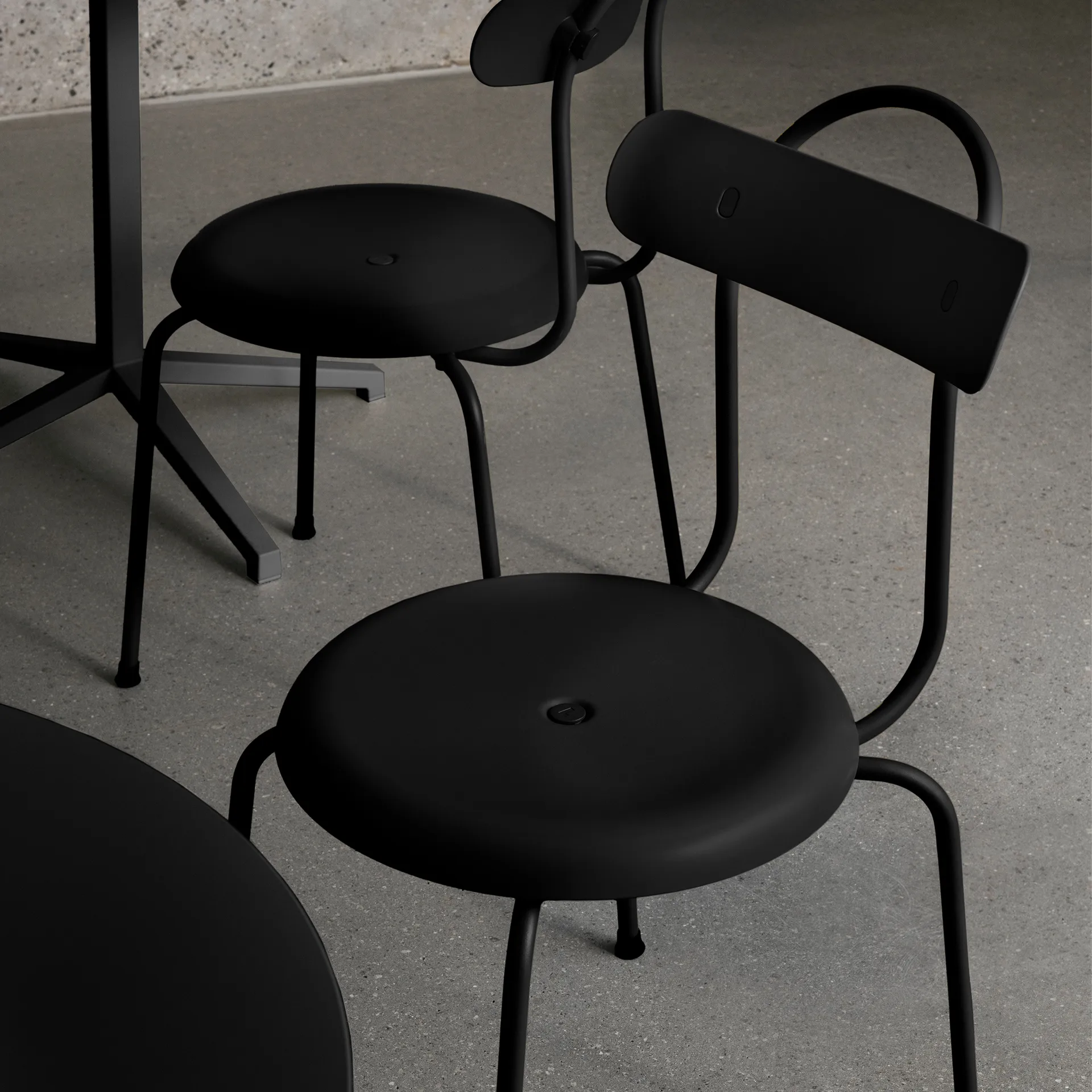 Stool plus chair, Black Lammhults