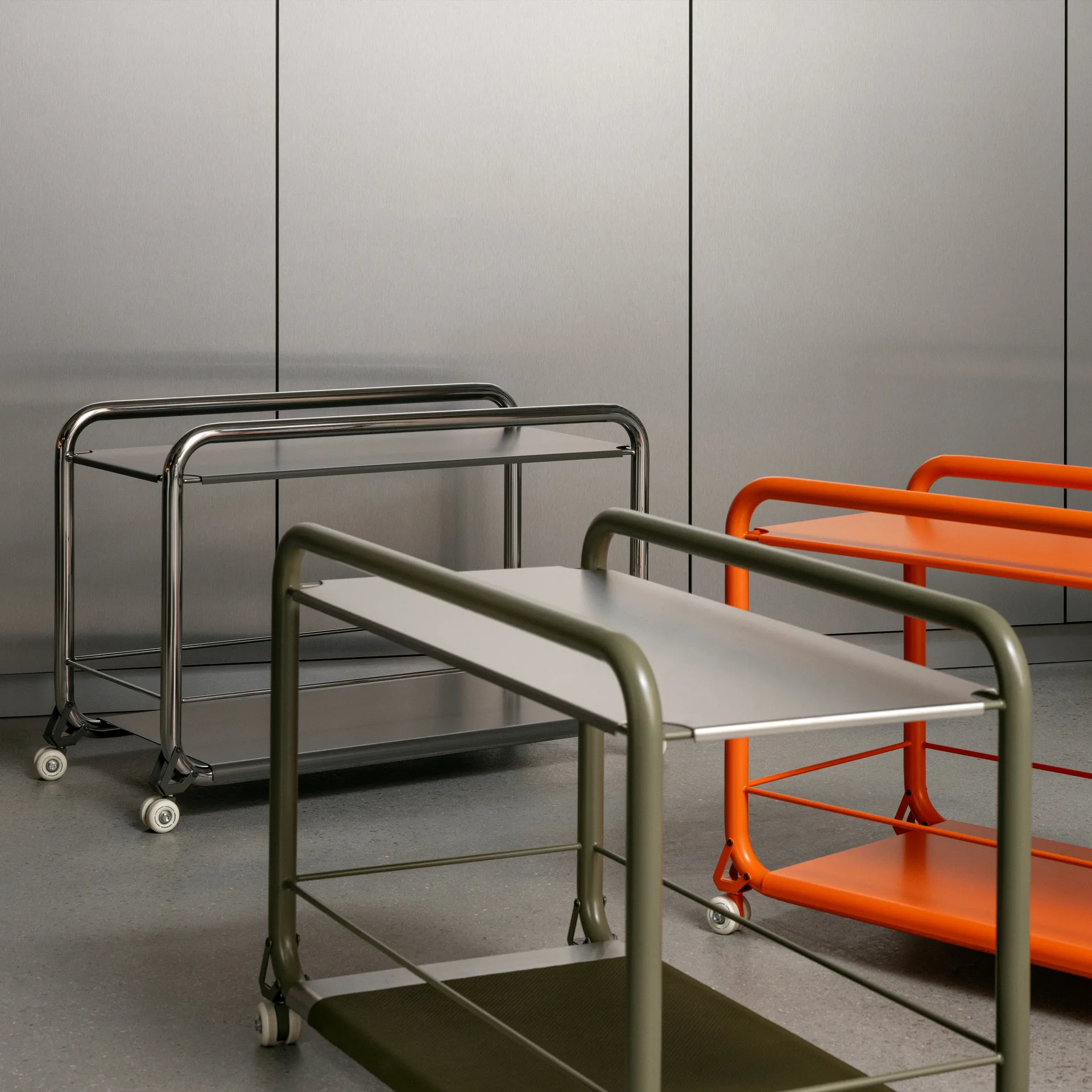 Tension trolley, Chrome-graphite texture Lammhults