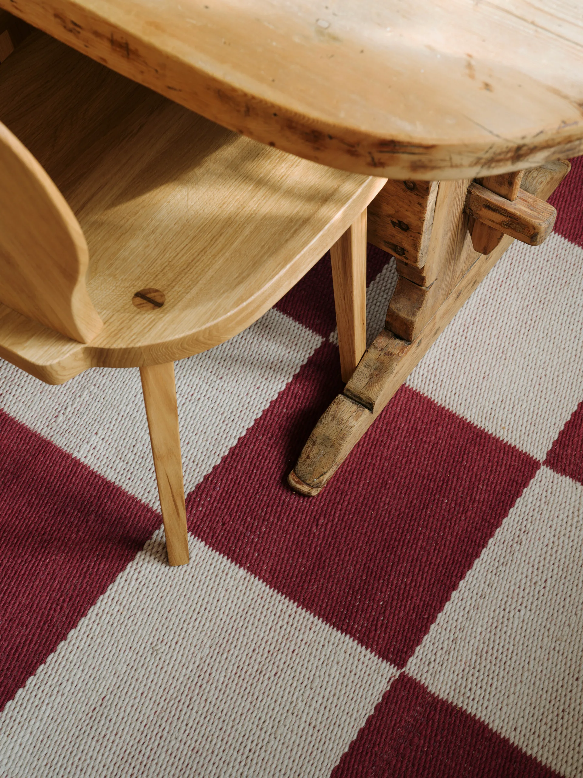 Chess wool rug, Burgundy, 200x300 cm Layered