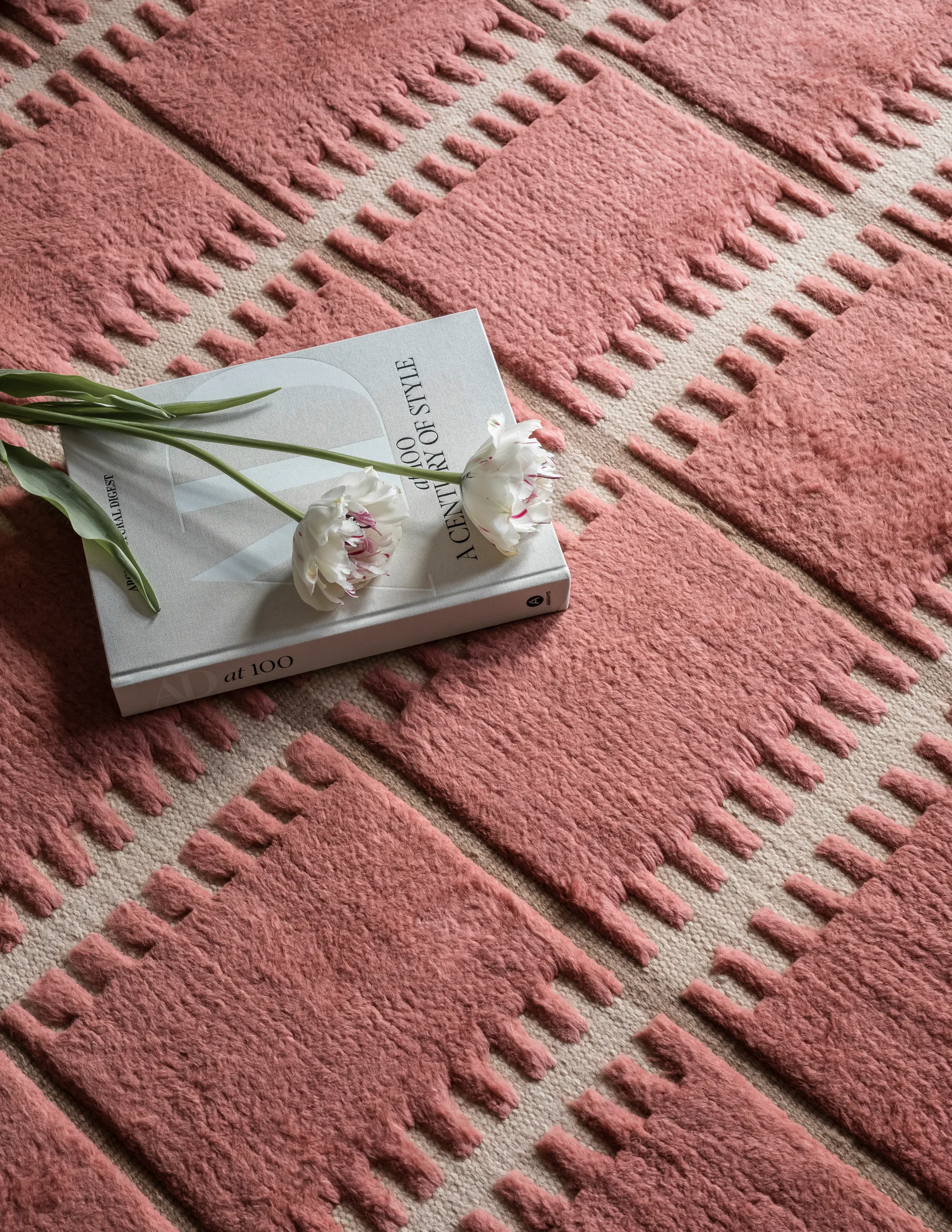 Lilly wool carpet, Claret red. 180x270 cm Layered