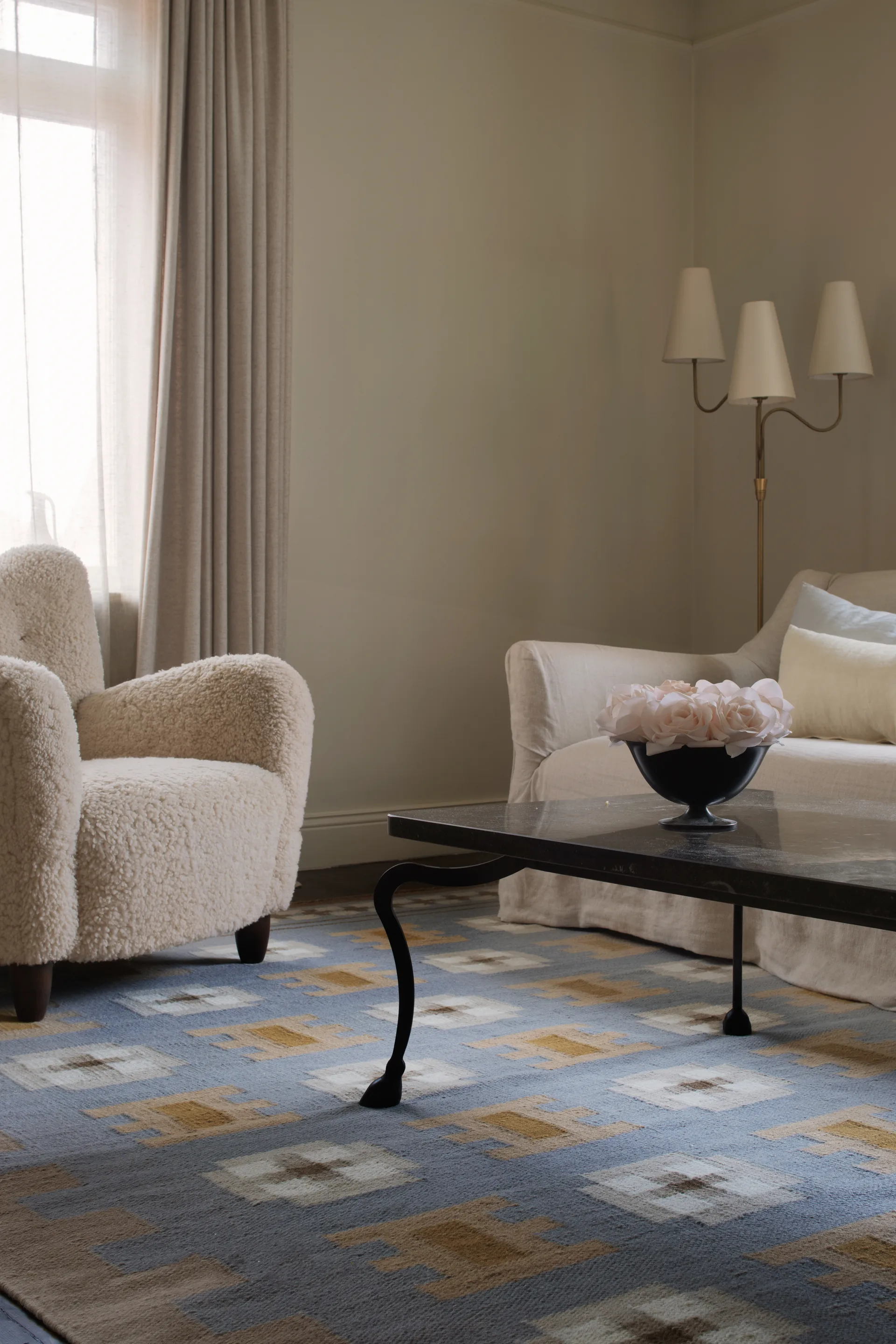 Röllakan Selma wool rug, Dove, 140x200 cm Layered