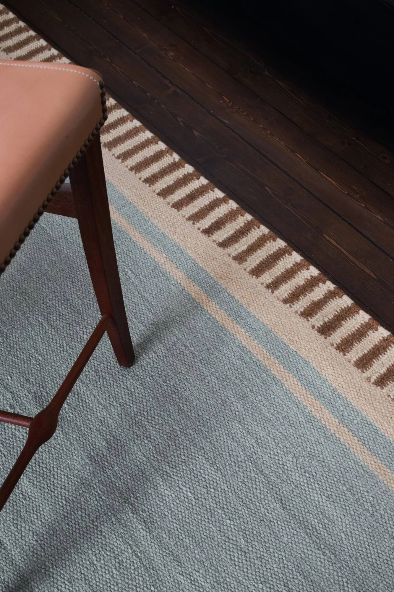 Röllakan Solid wool rug, Sky blue, 140x200 cm Layered