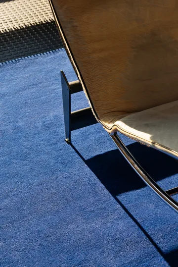 Solid Wool wool rug - Dark blue, 250x350 cm - Layered