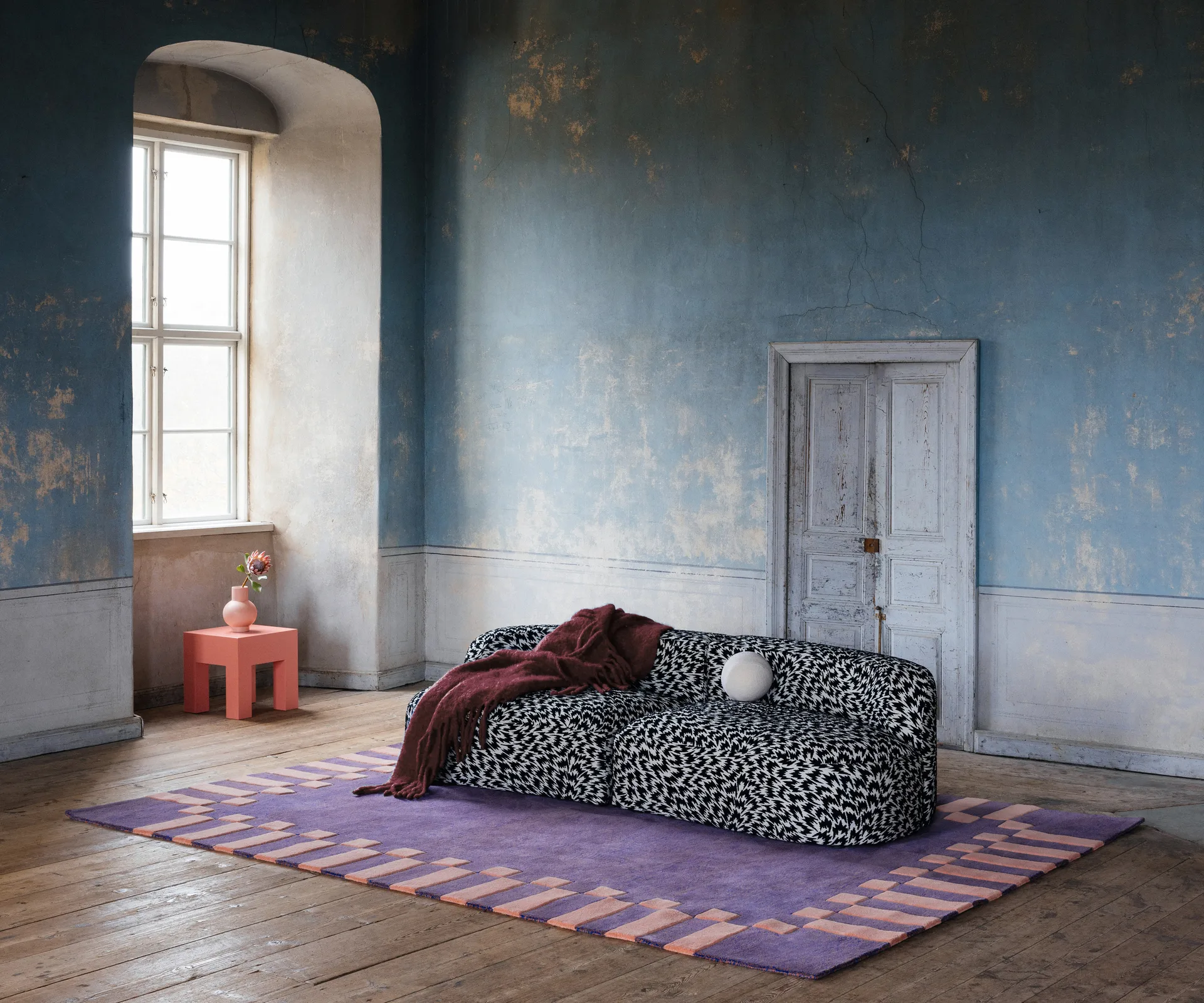 Teklan frame wool rug, Cobalt salmon, 250x350 cm Layered