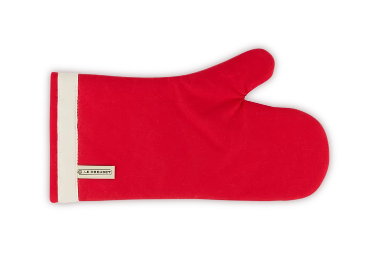 Le Creuset grill glove, Cerise Le Creuset