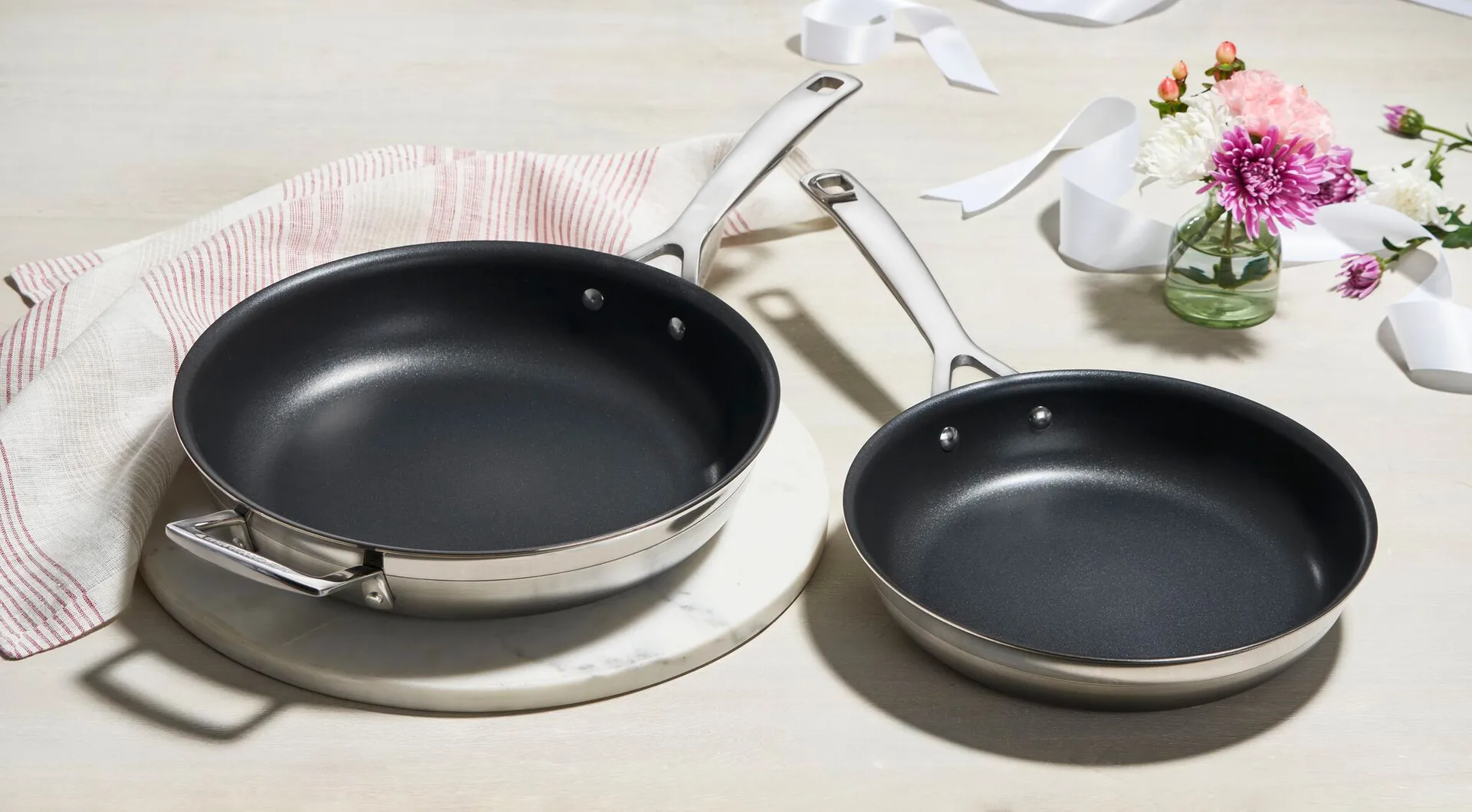 Le Creuset non-stick frying pan set, Stainless steel, 2 pieces Le Creuset