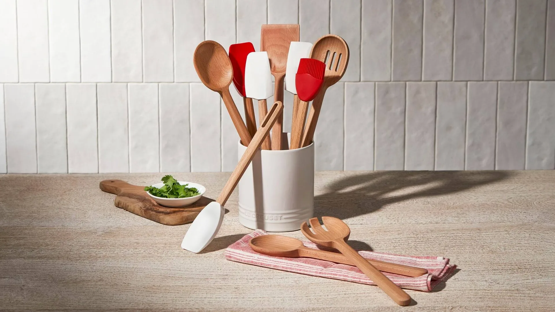 Le Creuset Signature spatula, White, medium Le Creuset