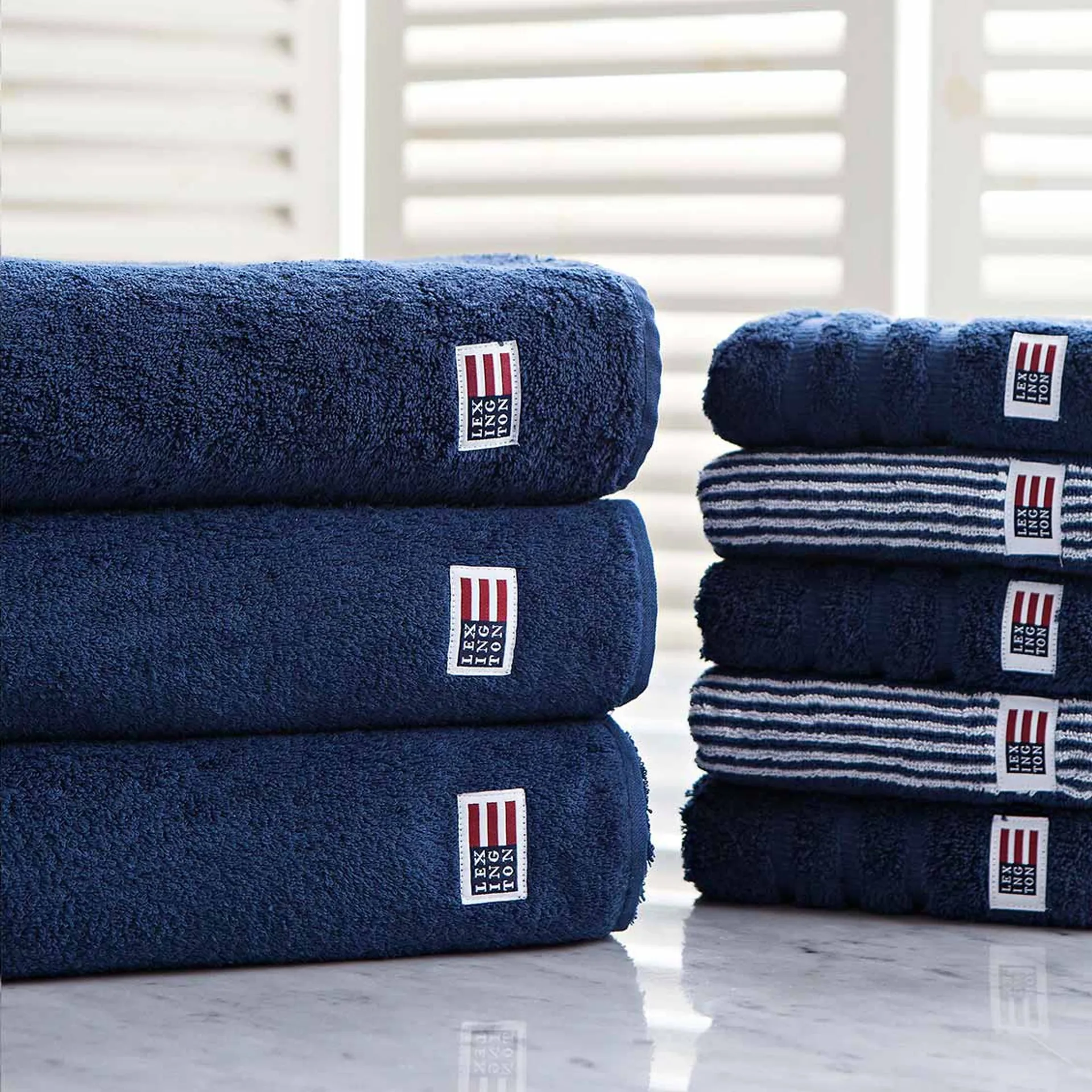 Icons Original towel 30x50 cm, navy Lexington