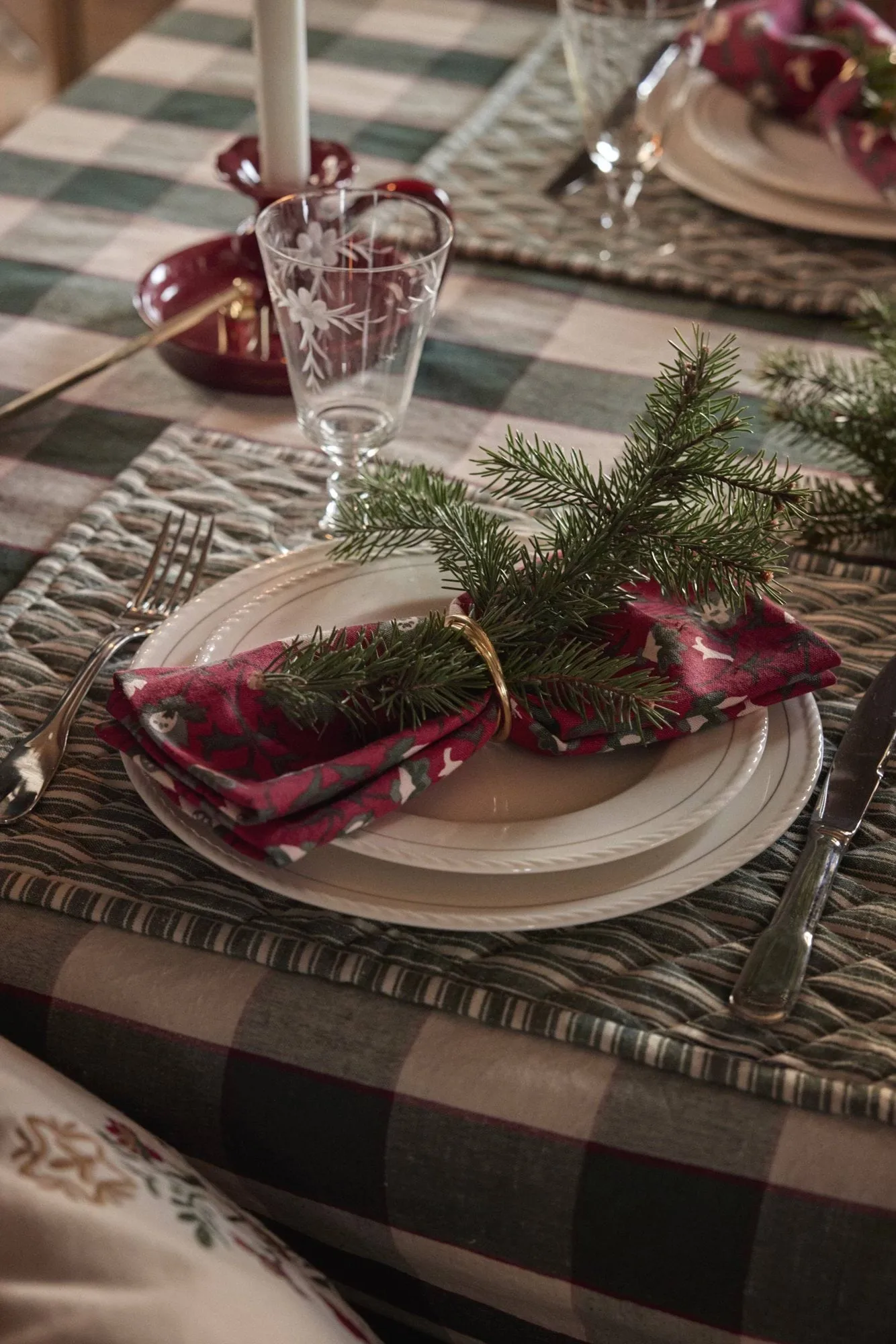 Lexington low candlestick, Red, 15x14x11 cm Lexington