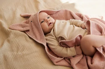 Albert bath cape towel with hood 70x70 cm - Rabbit rose - Liewood