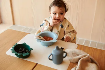 Iggy silicone bowl 4 pieces - Dino blue multi mix - Liewood