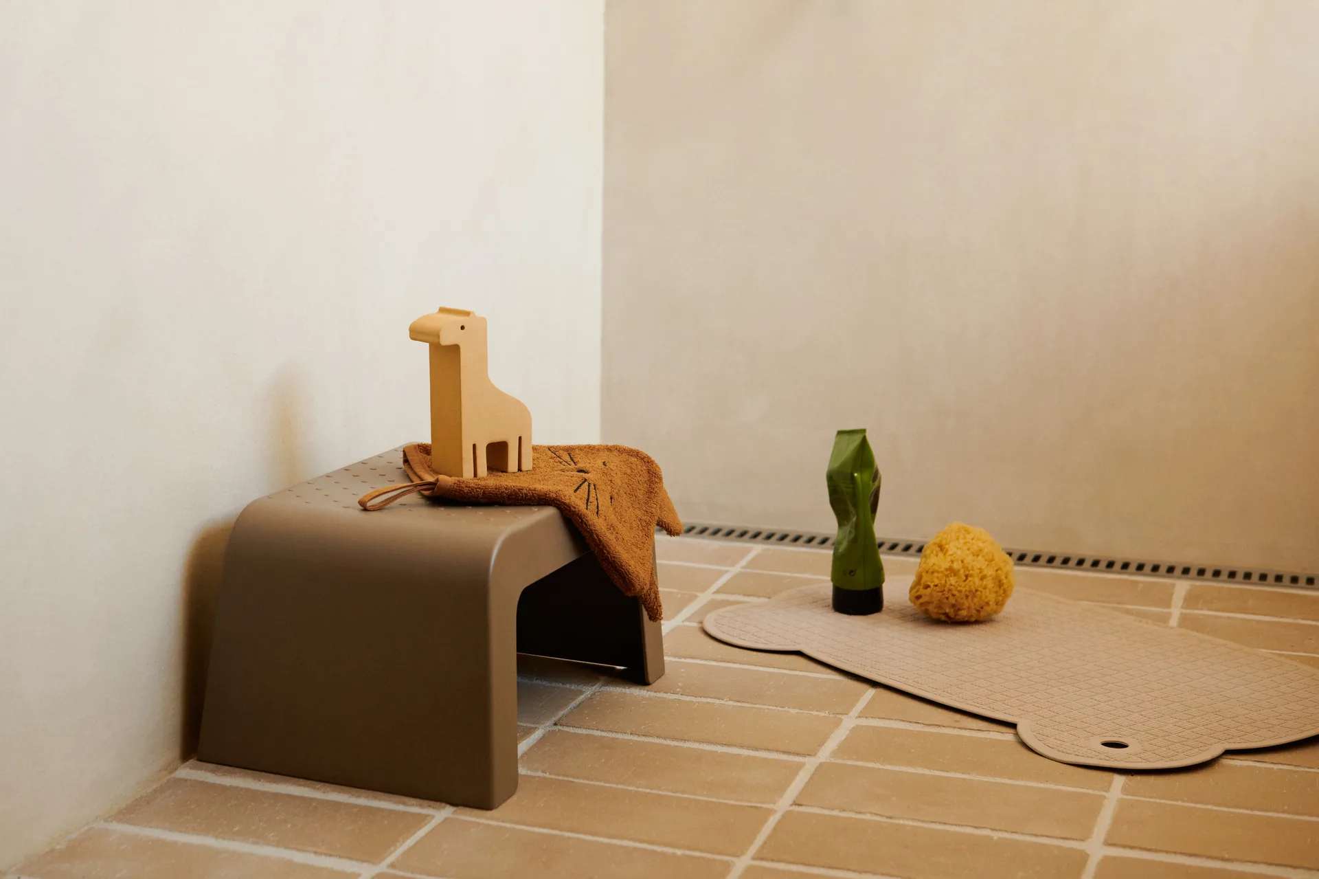 Ulla stool, Oat Liewood