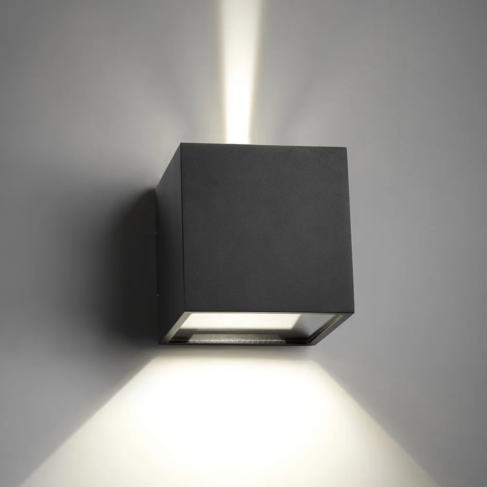 Cube XL Up/Down wall lamp, Black, led Light-Point
