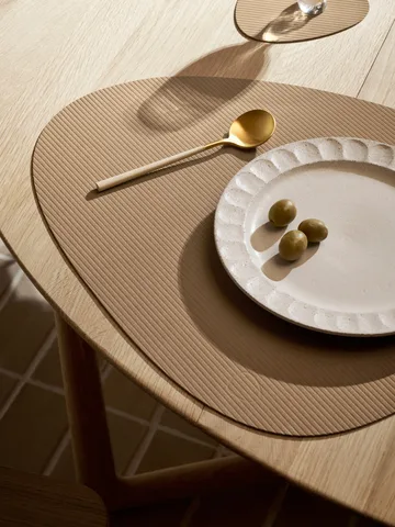 Corduroy placemat curve L - Nougat - LIND DNA