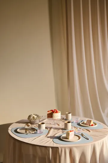 Nupo placemat curve L - Soft sky - LIND DNA