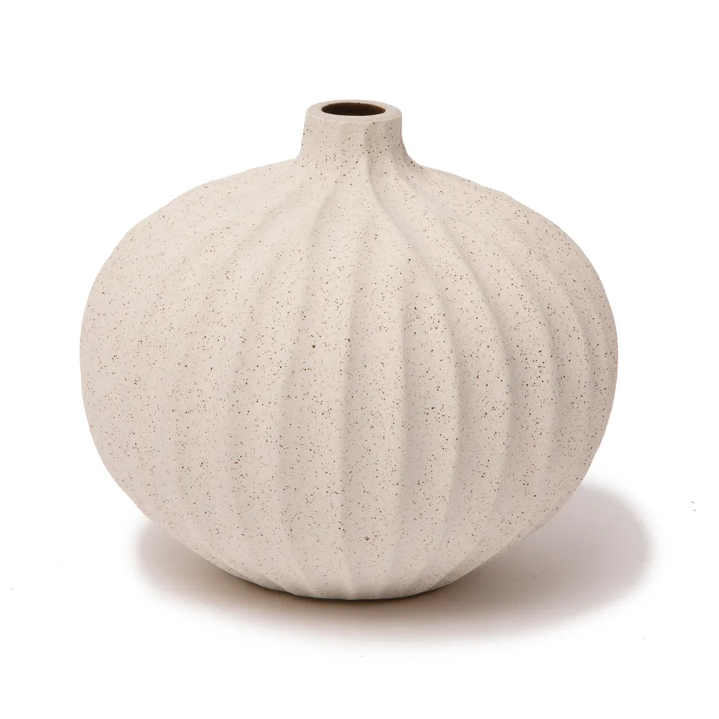 Bari vase, Sand white light deep line, M Lindform