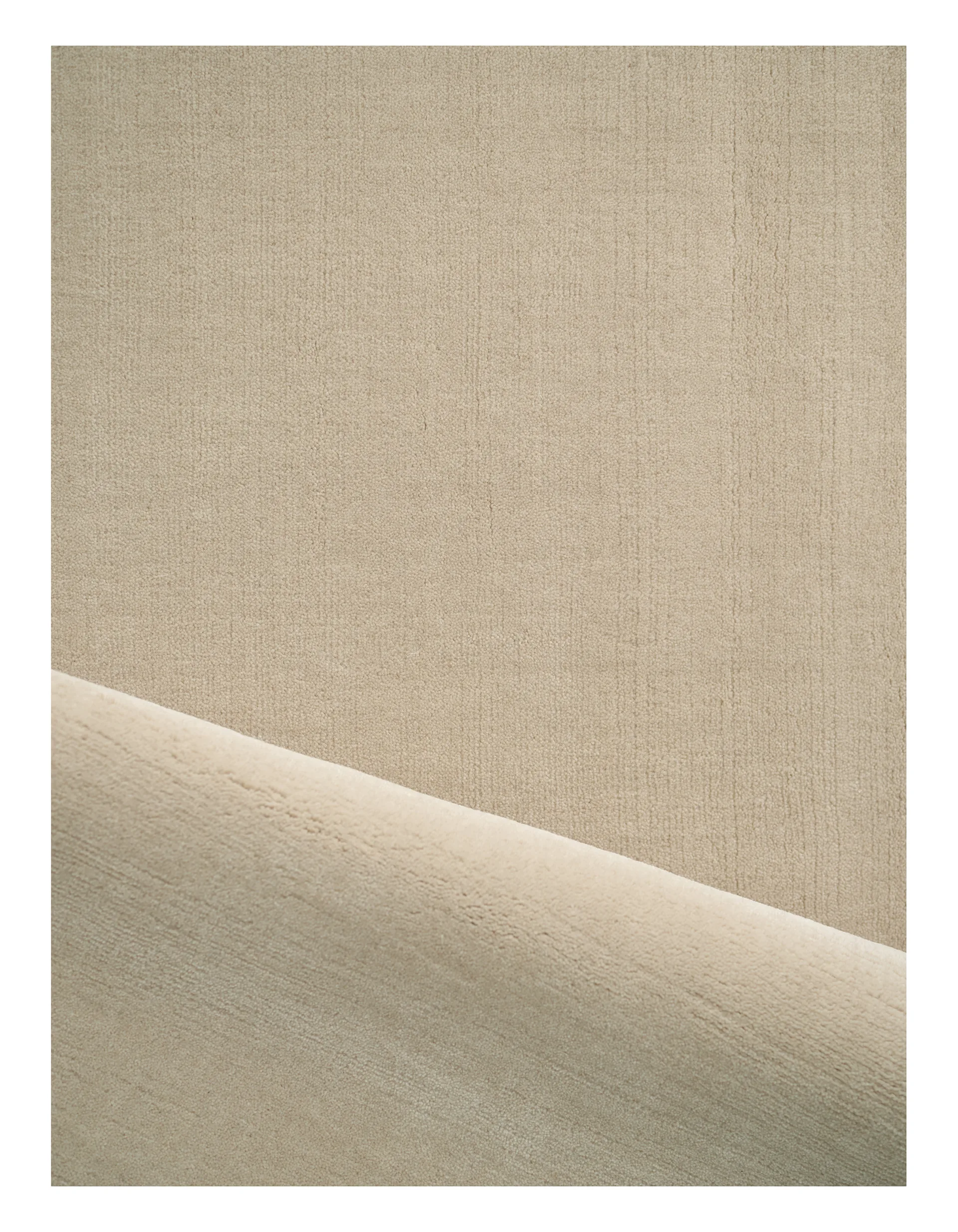 Halo Cloud wool carpet, Beige. 140x200 cm Linie Design
