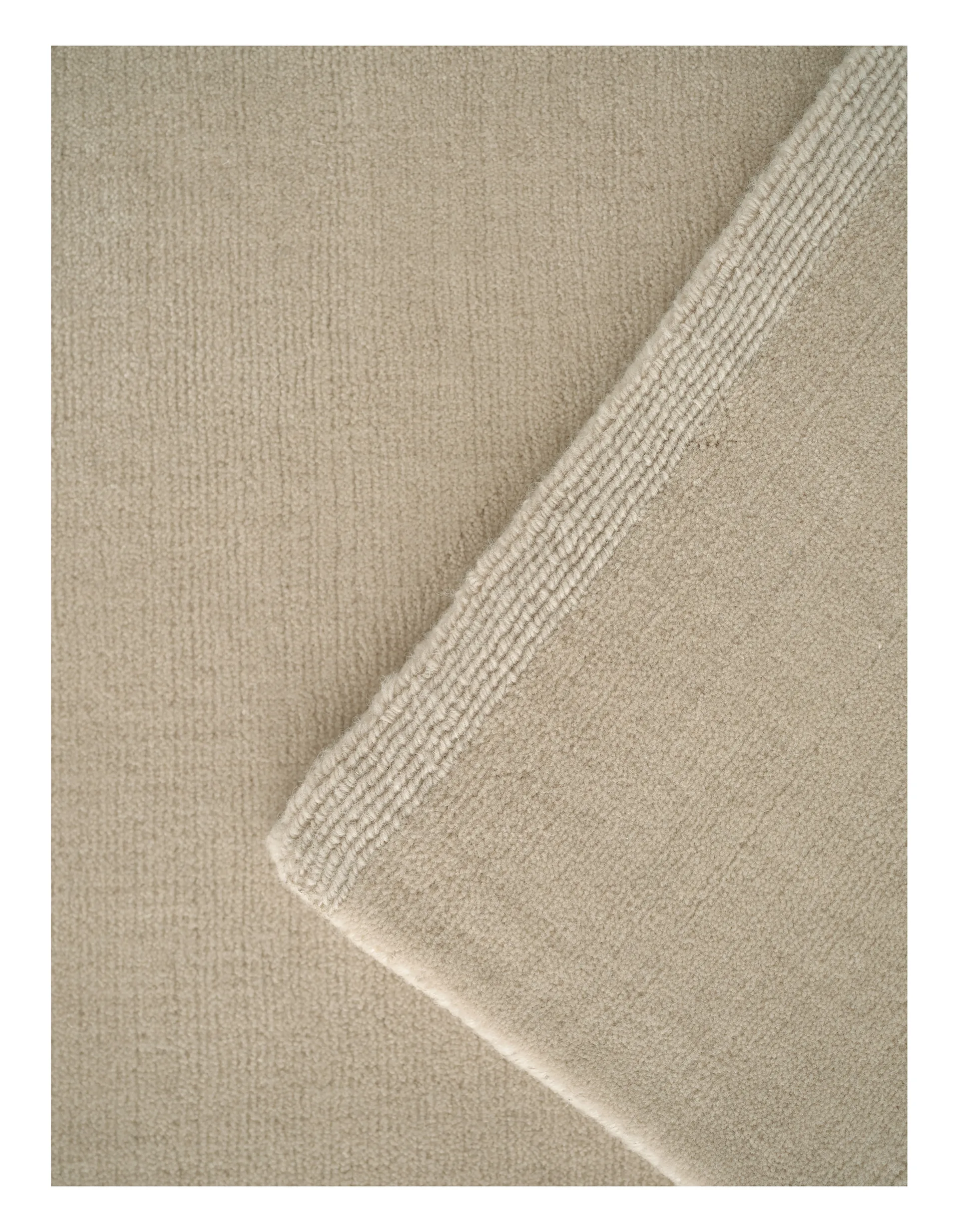 Halo Cloud wool carpet, Beige. 140x200 cm Linie Design