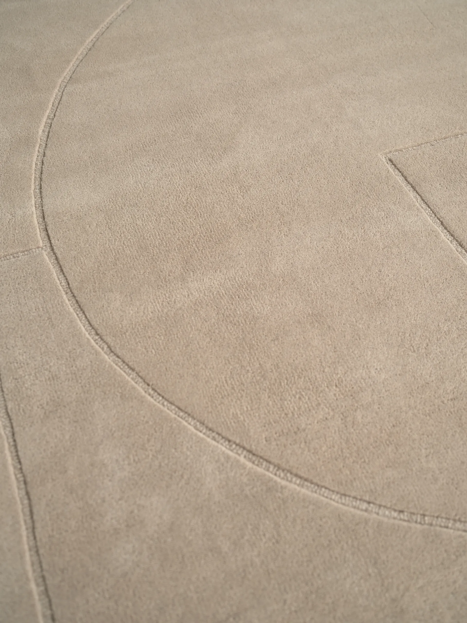 Lineal Poem wool carpet, Beige. 140x200 cm Linie Design
