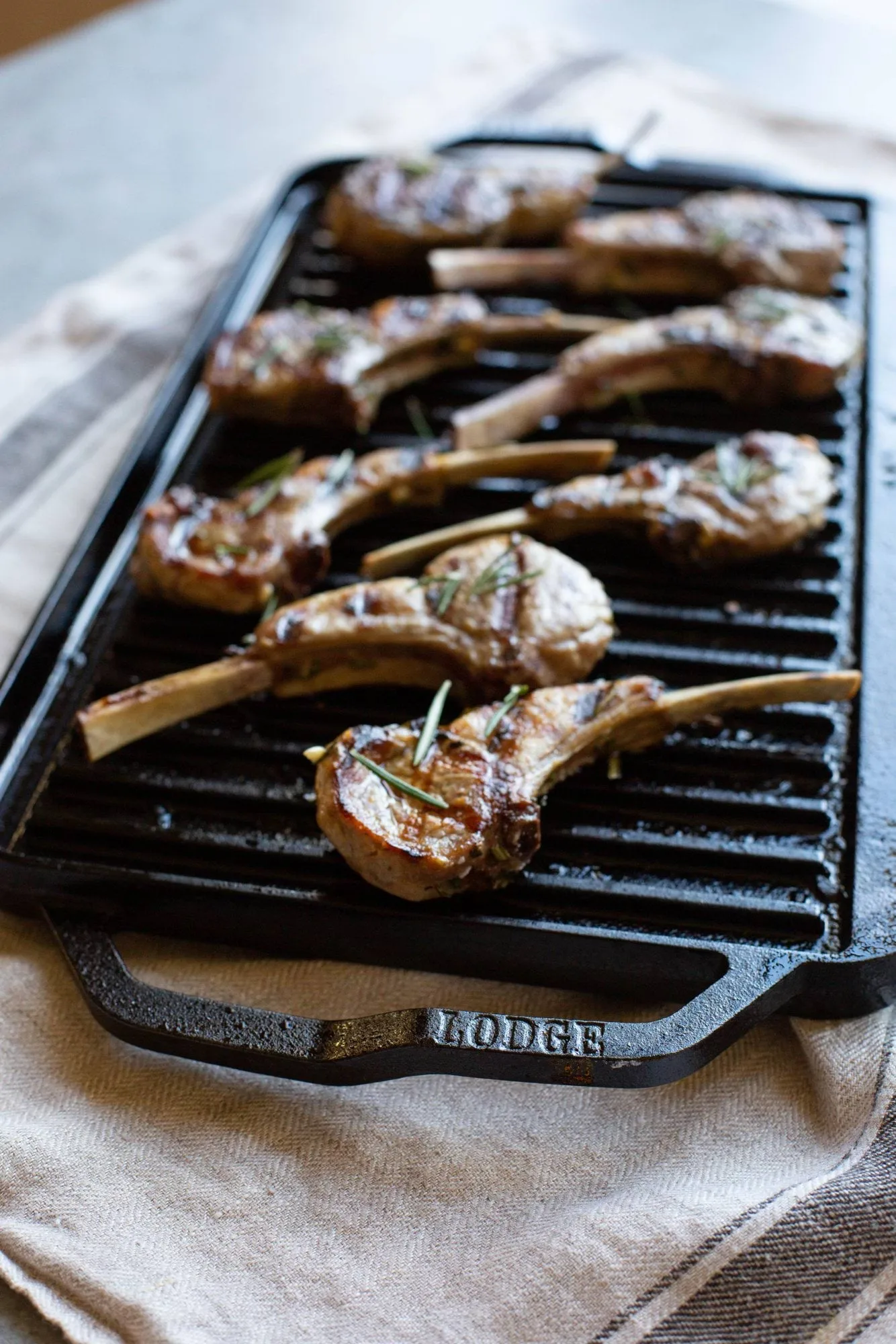 Chef collection reversible griddle and grill plate, 50x25 cm Lodge