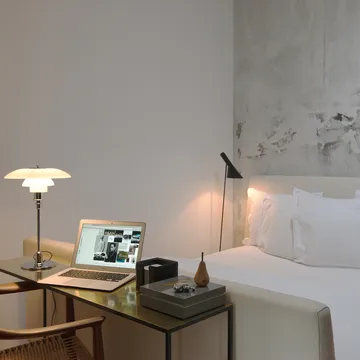 AJ floor lamp - Black - Louis Poulsen