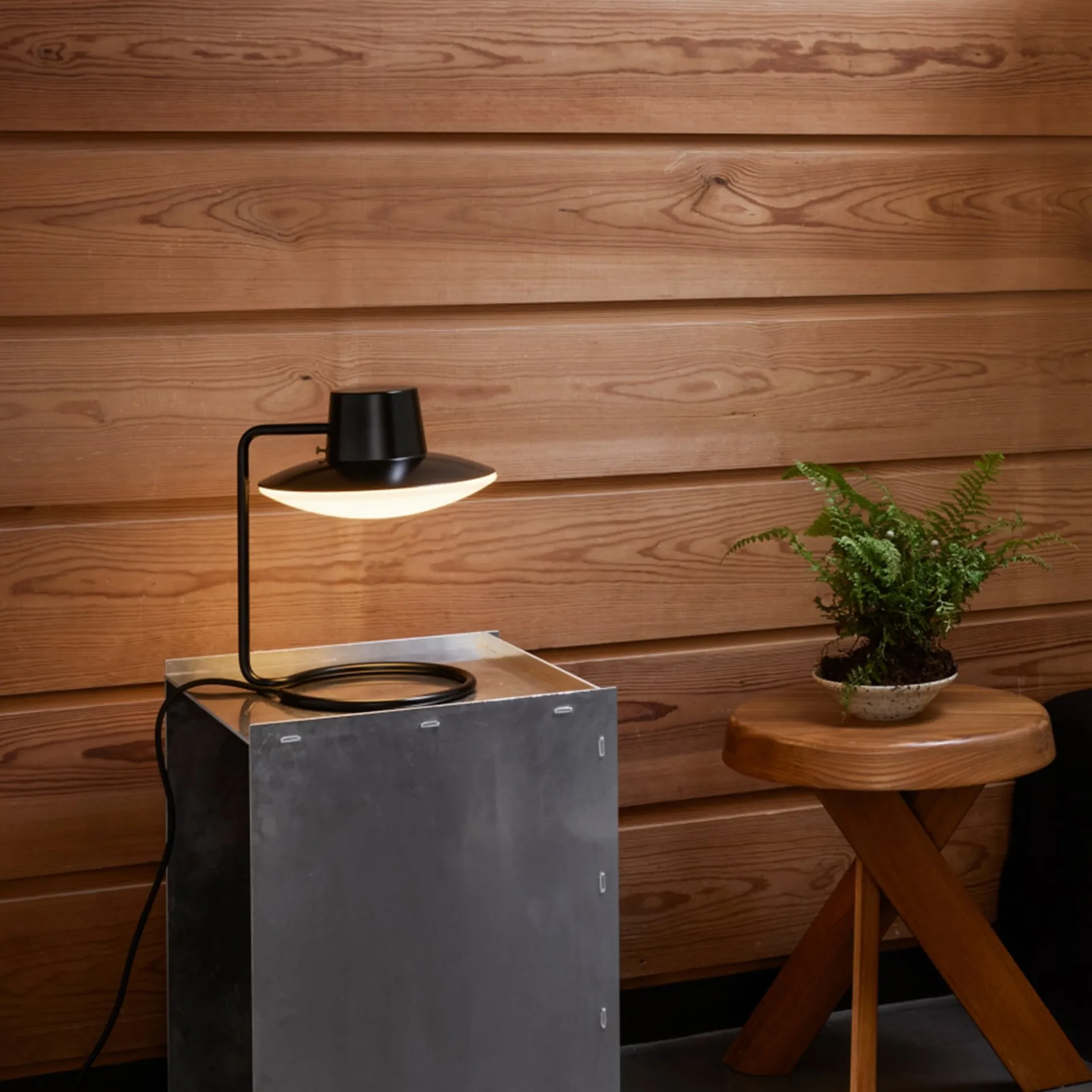 AJ Oxford table lamp 28 cm black, Black Louis Poulsen