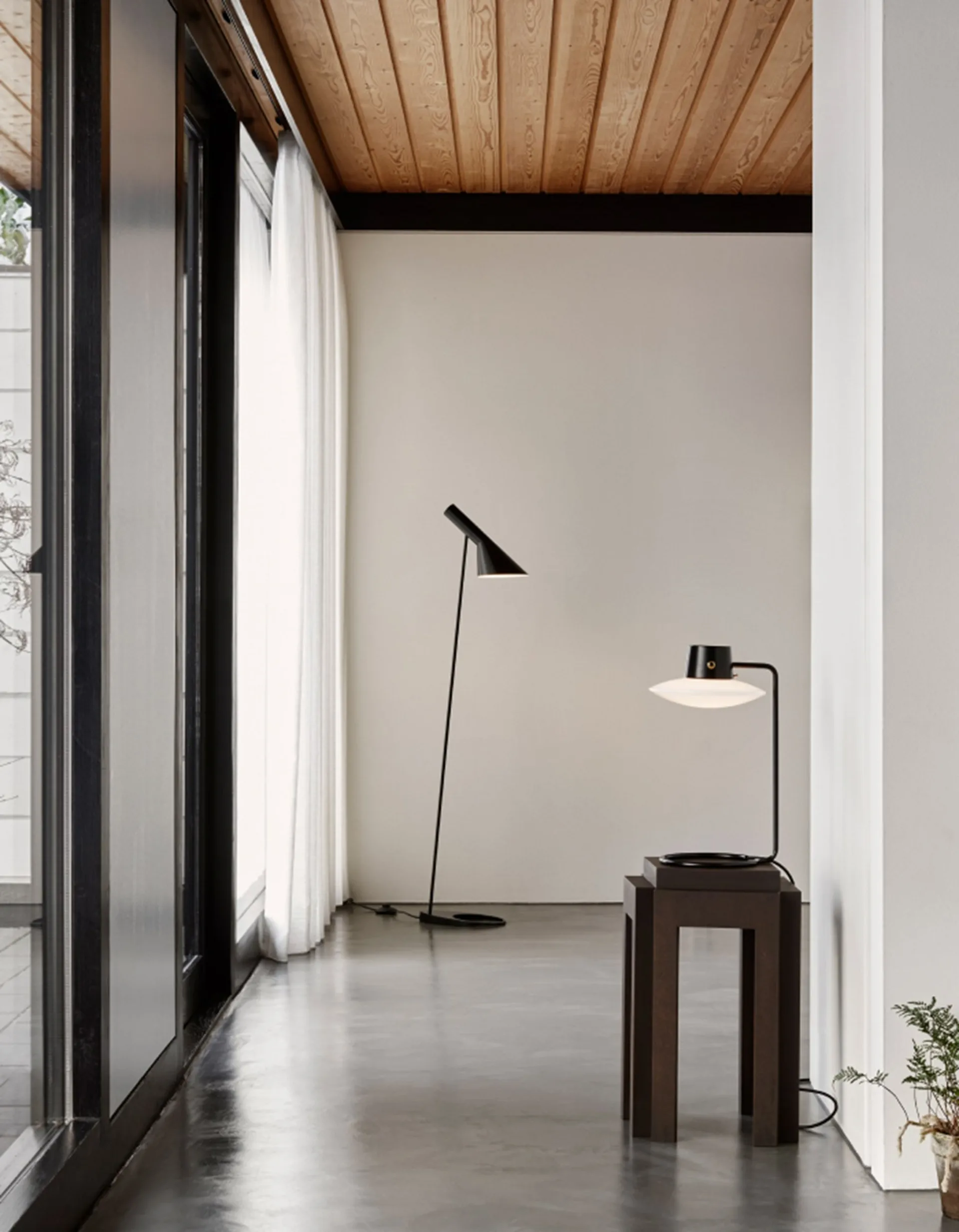 AJ Oxford table lamp 41 cm black, Black Louis Poulsen
