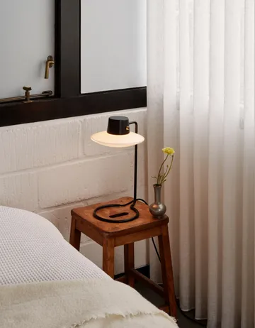 AJ Oxford table lamp 41 cm black - Opal glass - Louis Poulsen