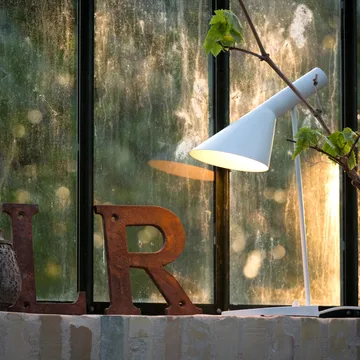 AJ table lamp - White - Louis Poulsen