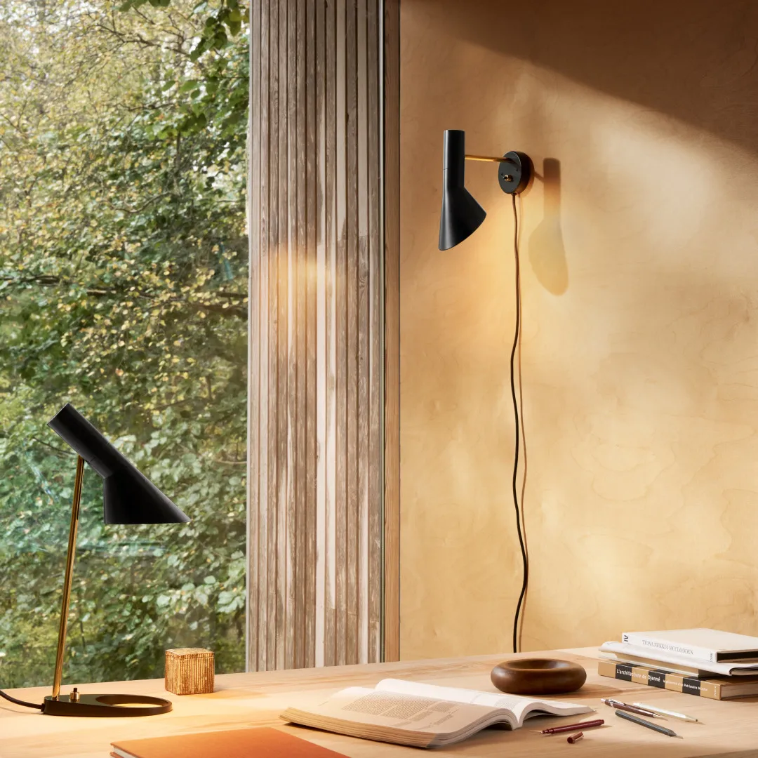 AJ wall lamp, Brass-black Louis Poulsen