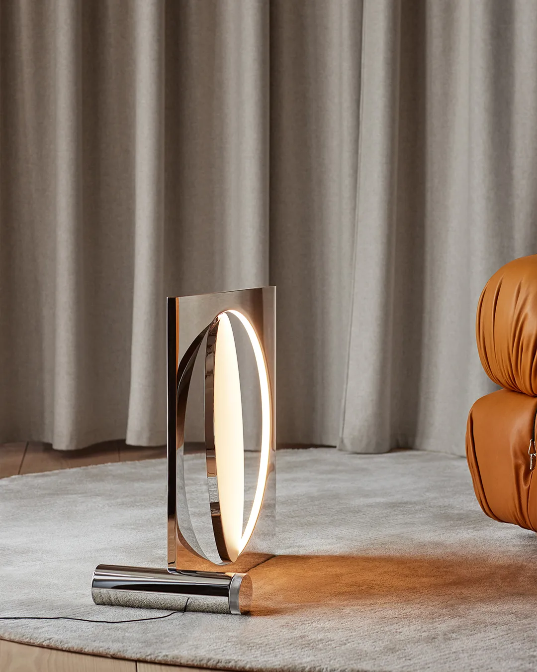 Moonsetter floor lamp, High gloss chrome plated-white Louis Poulsen