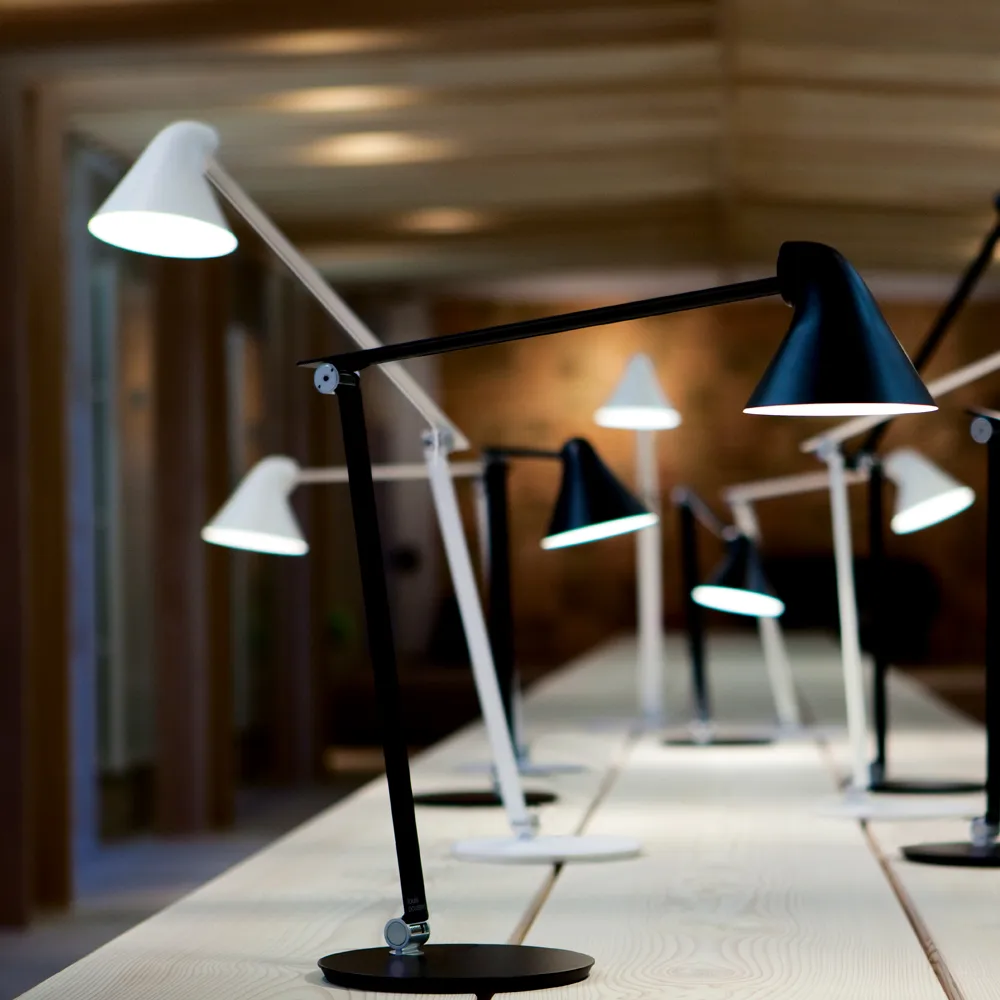 NJP desk lamp, Black, footplate, 3000k Louis Poulsen