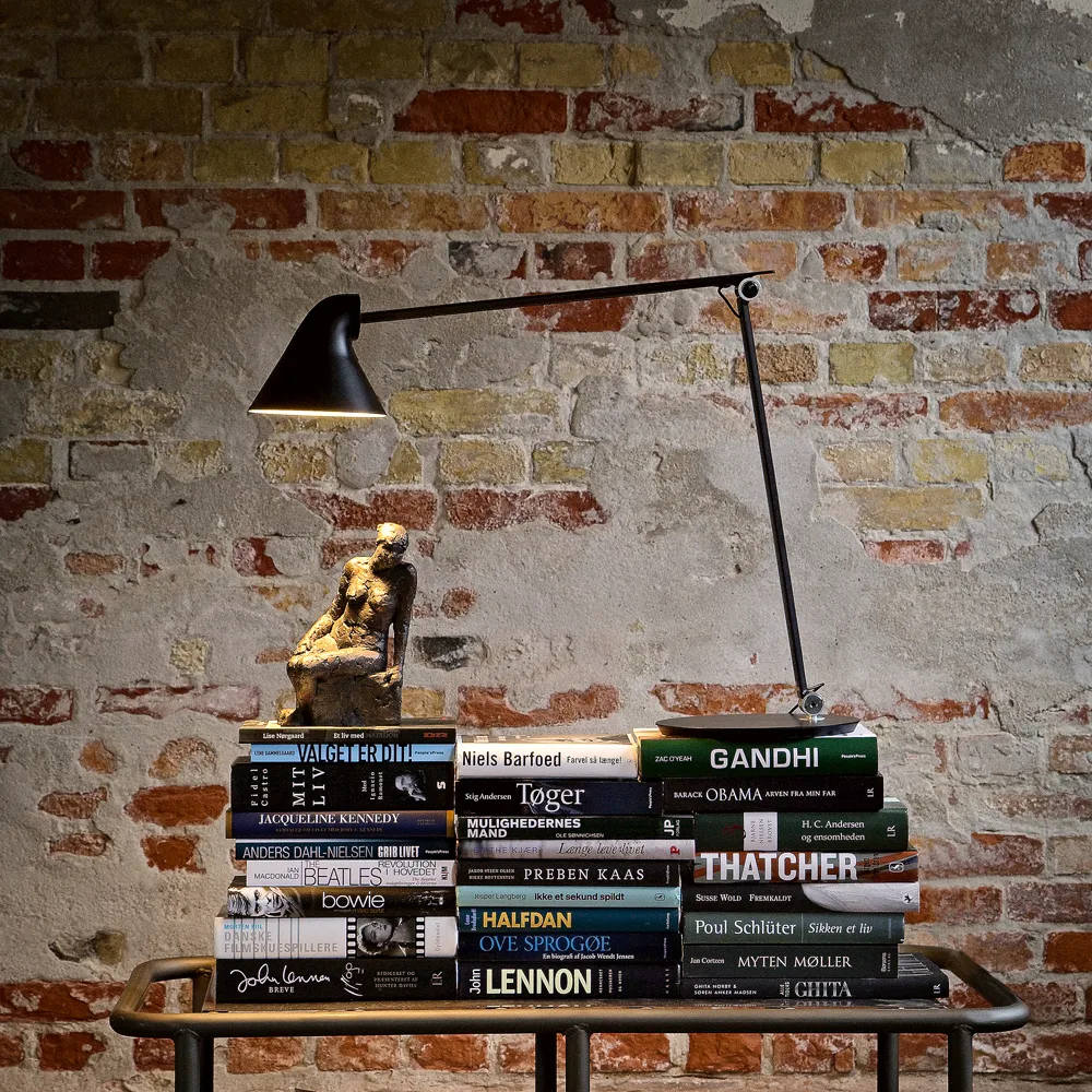 NJP desk lamp, White, pin ø40 cm, 3000k Louis Poulsen