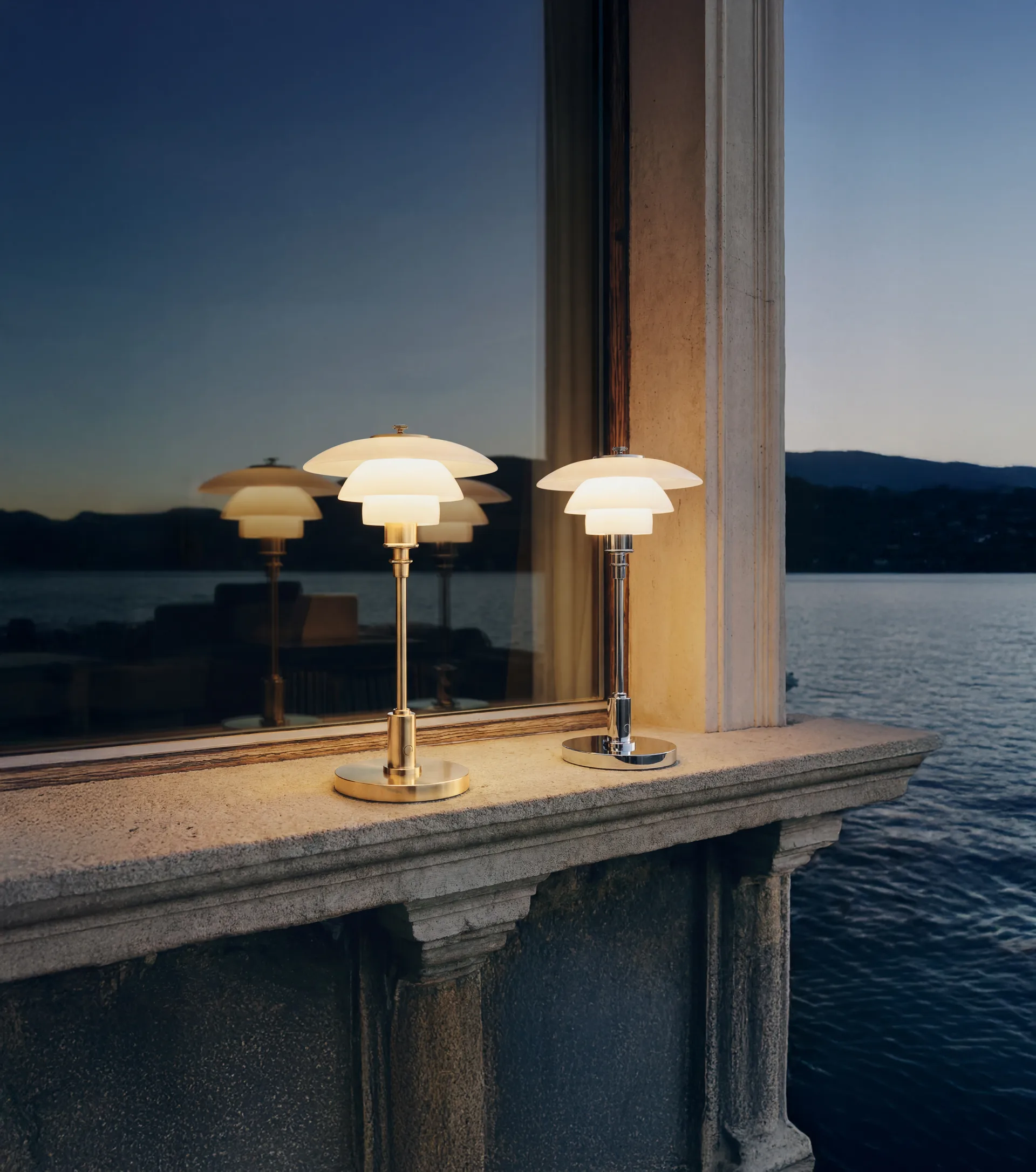 PH 1/1 portable table lamp, Chrome-plated Louis Poulsen