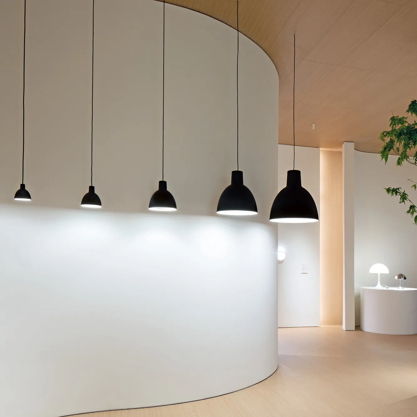 Toldbod 170 pendant lamp, Black Louis Poulsen