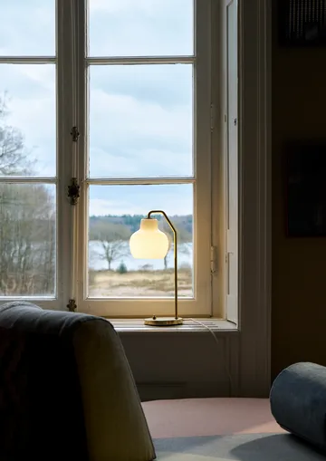 VL Ring Crown table lamp Ø15 cm - Brass-opal glass - Louis Poulsen