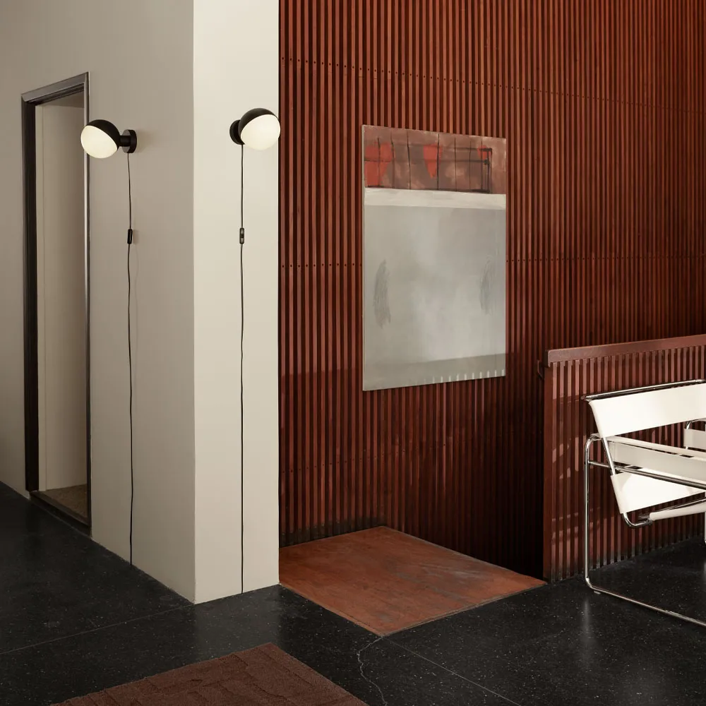 VL Studio wall lamp, Black Louis Poulsen