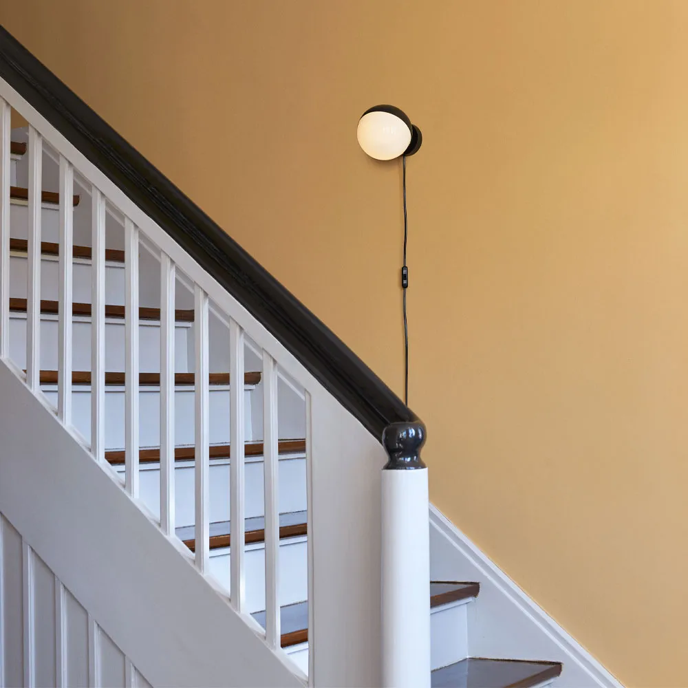 VL Studio wall lamp, Black Louis Poulsen