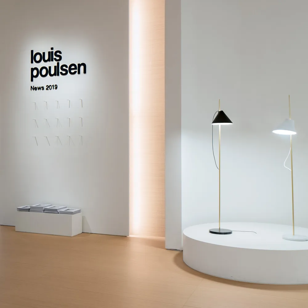 Yuh floor lamp, White-brass Louis Poulsen