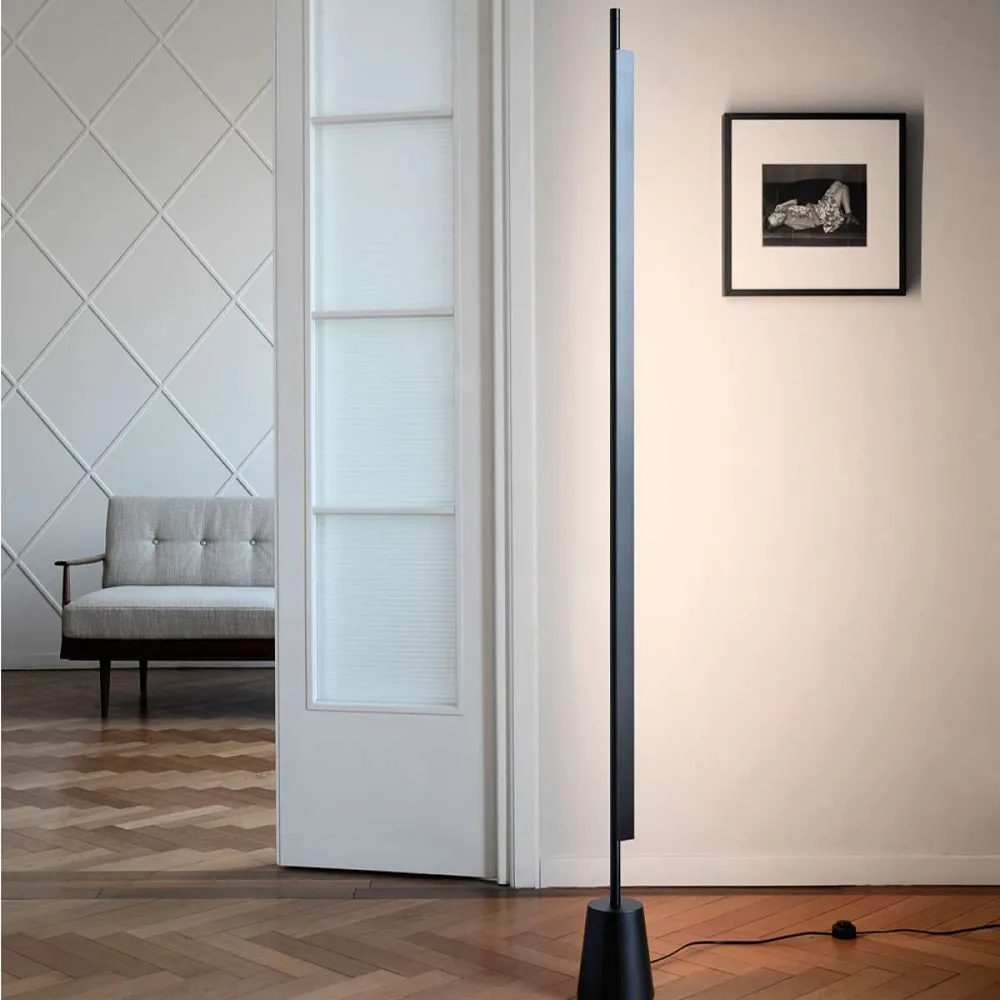 Compendium floor lamp, Black Luceplan