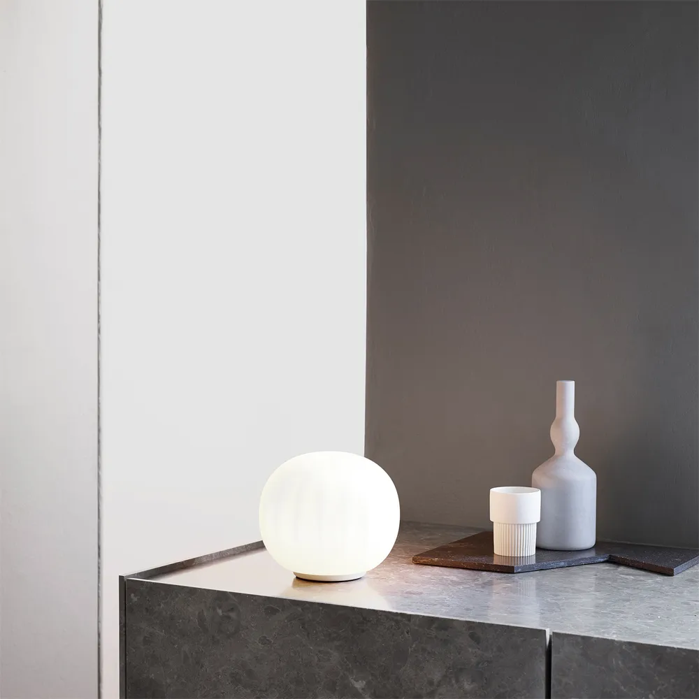 Lita table lamp, Ø18 cm, white base Luceplan