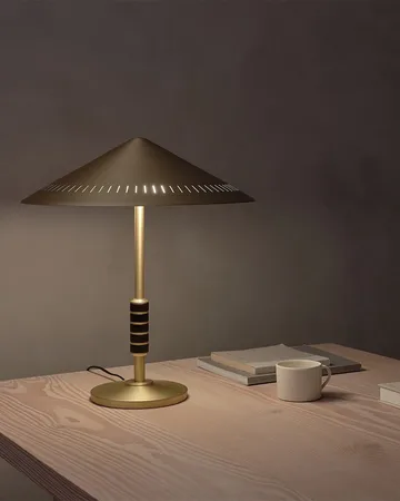 Governor 250 table lamp - Brass-walnut - LYFA