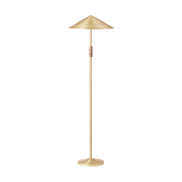 Governor 405 floor lamp - Brass-walnut - LYFA