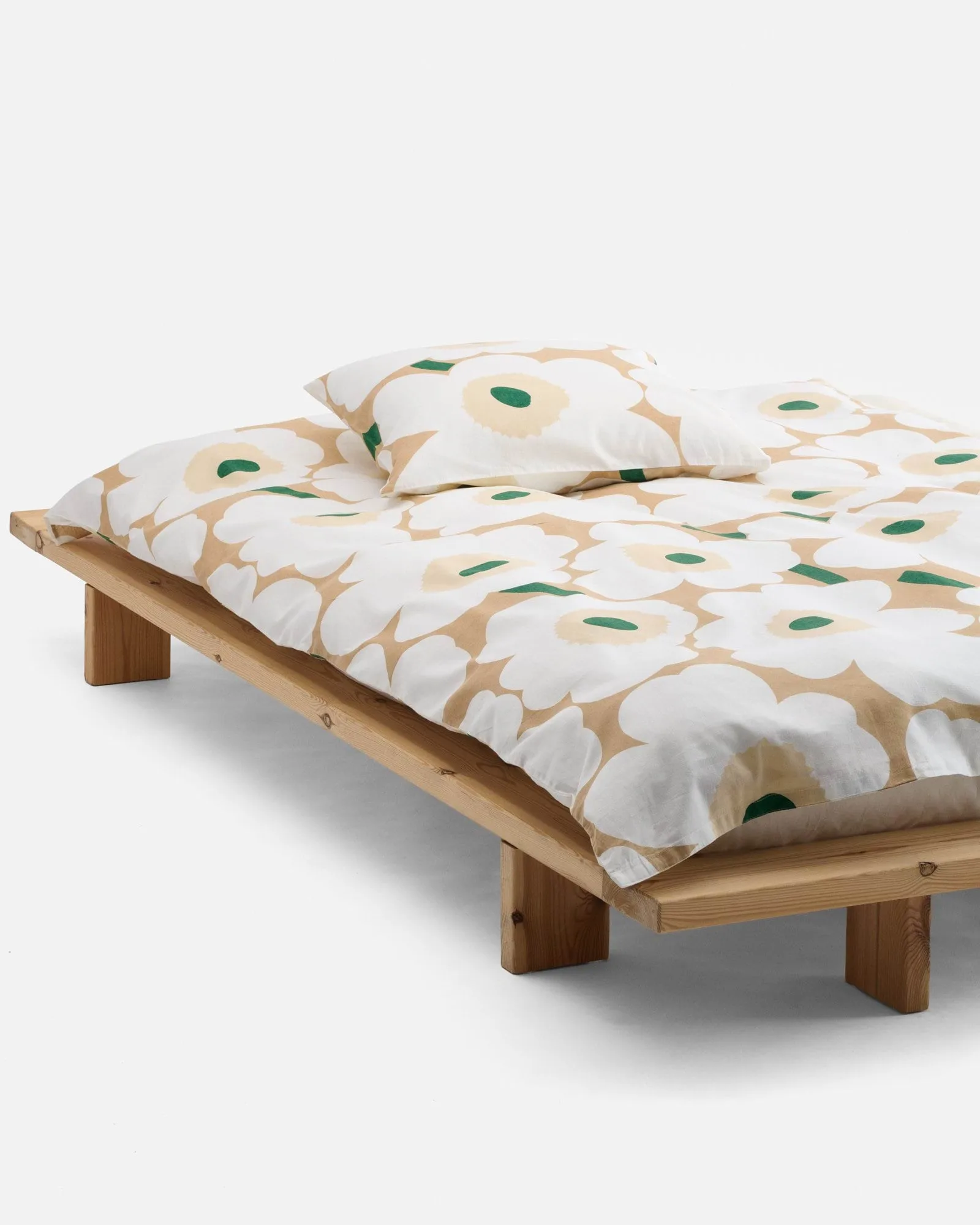 Unikko duvet cover 150x210 cm, Sand-off white-hay-emerald Marimekko