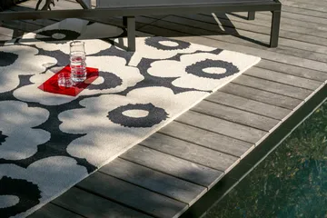 Unikko outdoor rug - Charcoal-white, 160x230 cm - Marimekko