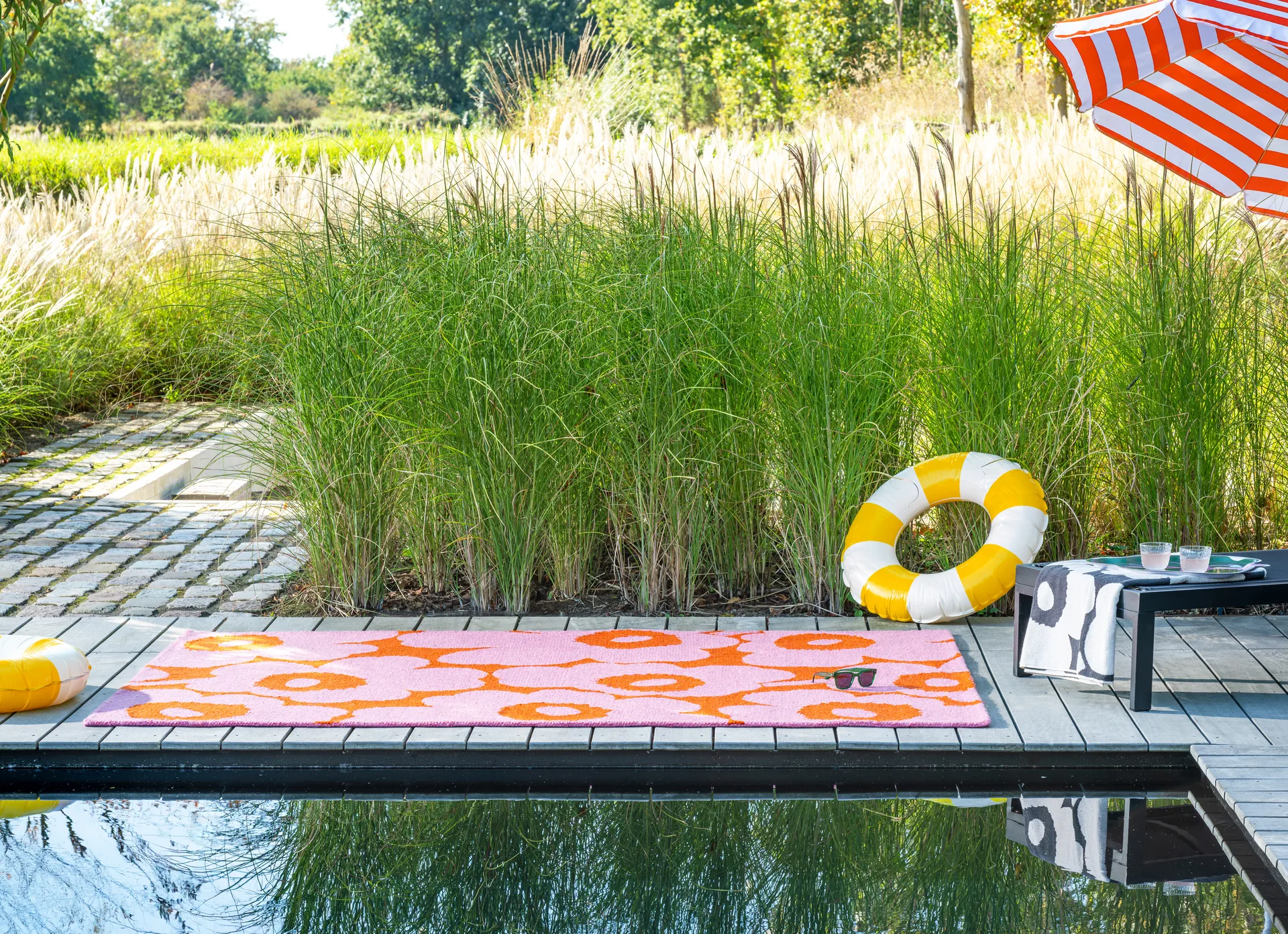 Unikko outdoor rug, Pink-orange, 250x350 cm Marimekko