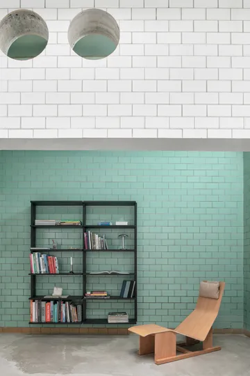 Gridlock - T2-A12-0 shelf - Black stained Ash - Massproductions