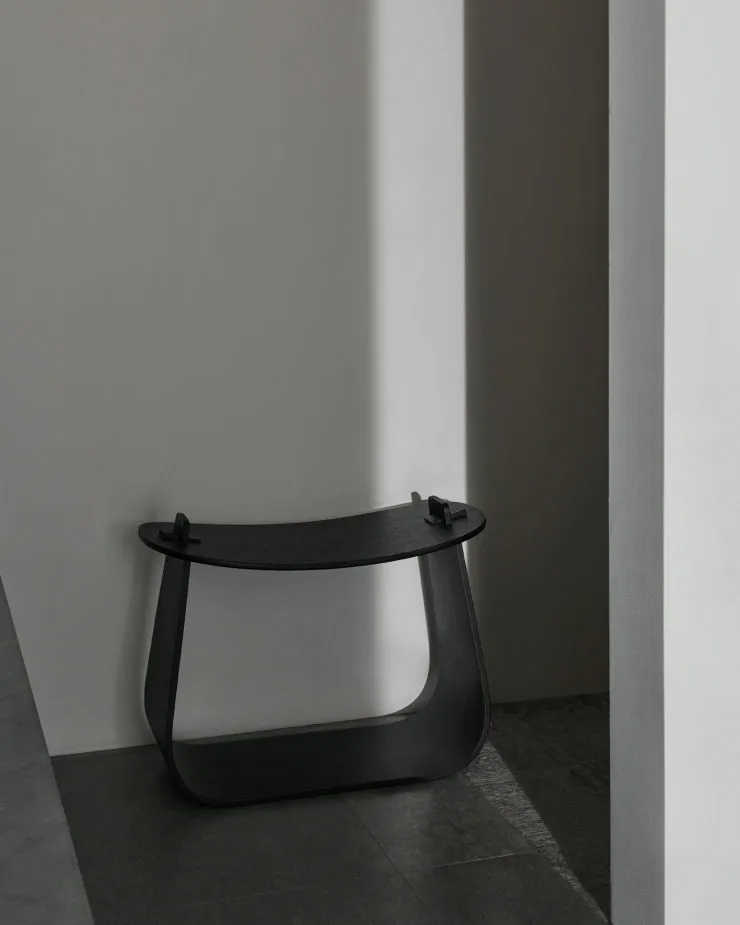 Harry chair, Dark stained oak Massproductions